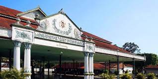 Keraton Yogyakarta, Tempat Wisata Sejarah yang Wajib Dikunjungi!